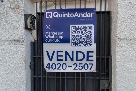 Casa à venda com 138m², 4 quartos e 4 vagas Casa à venda com 138m², 4 quartos e 4 vagasFACHADA