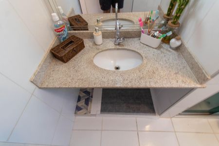 Casa à venda com 138m², 4 quartos e 4 vagas Casa à venda com 138m², 4 quartos e 4 vagasBANHEIRO SOCIAL