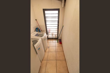 Casa à venda com 138m², 4 quartos e 4 vagas Casa à venda com 138m², 4 quartos e 4 vagasÁREA DE SERVIÇO