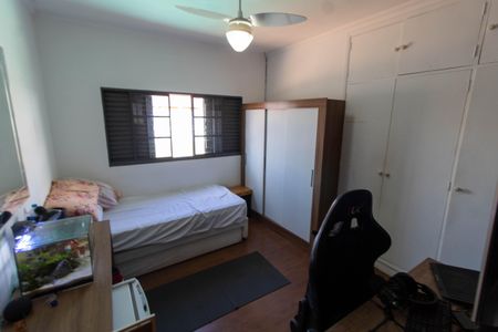 Casa à venda com 138m², 4 quartos e 4 vagas Casa à venda com 138m², 4 quartos e 4 vagasQUARTO 1