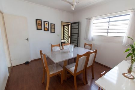 Casa à venda com 138m², 4 quartos e 4 vagas Casa à venda com 138m², 4 quartos e 4 vagasSALA DE JANTAR