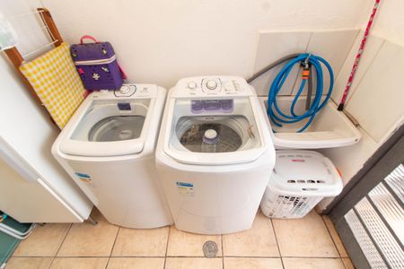 Casa à venda com 138m², 4 quartos e 4 vagas Casa à venda com 138m², 4 quartos e 4 vagasÁREA DE SERVIÇO