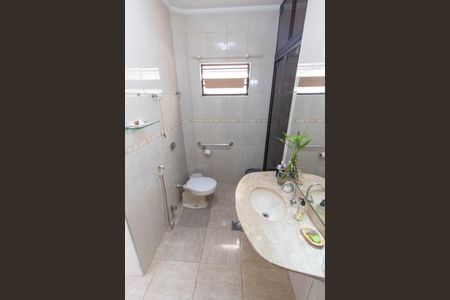 Casa à venda com 138m², 4 quartos e 4 vagas Casa à venda com 138m², 4 quartos e 4 vagasBANHEIRO DA SUITE