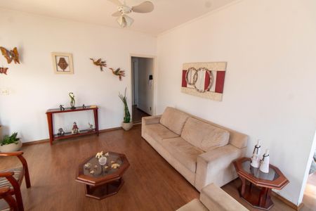 Casa à venda com 138m², 4 quartos e 4 vagas Casa à venda com 138m², 4 quartos e 4 vagasSALA DE ESTAR