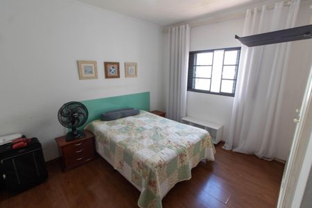 Casa à venda com 138m², 4 quartos e 4 vagas Casa à venda com 138m², 4 quartos e 4 vagasSUITE