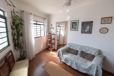 Casa à venda com 138m², 4 quartos e 4 vagas Casa à venda com 138m², 4 quartos e 4 vagasSALA DE TV