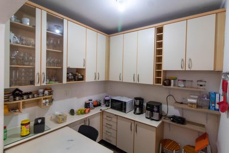 Casa à venda com 138m², 4 quartos e 4 vagas Casa à venda com 138m², 4 quartos e 4 vagasCOZINHA