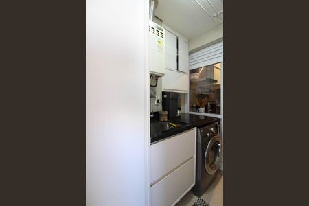 Apartamento à venda com 96m², 3 quartos e 2 vagas Apartamento à venda com 96m², 3 quartos e 2 vagasÁrea de Serviço