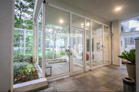 Apartamento à venda com 96m², 3 quartos e 2 vagas Apartamento à venda com 96m², 3 quartos e 2 vagasPortaria