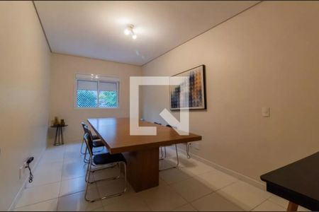 Apartamento à venda com 96m², 3 quartos e 2 vagas Apartamento à venda com 96m², 3 quartos e 2 vagasSala de reunião