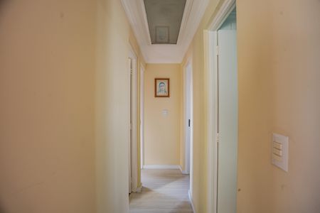 Apartamento à venda com 74m², 3 quartos e 2 vagasCorredor