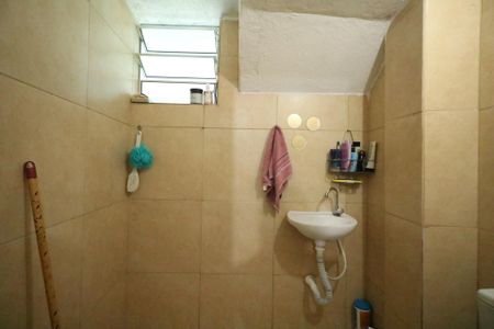 Casa à venda com 100m², 2 quartos e 2 vagas Casa à venda com 100m², 2 quartos e 2 vagasBanheiro
