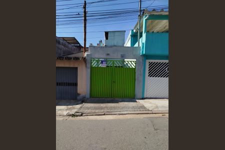 Casa à venda com 100m², 2 quartos e 2 vagas Casa à venda com 100m², 2 quartos e 2 vagasFachada