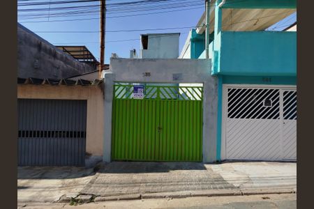 Casa à venda com 100m², 2 quartos e 2 vagas Casa à venda com 100m², 2 quartos e 2 vagasFachada