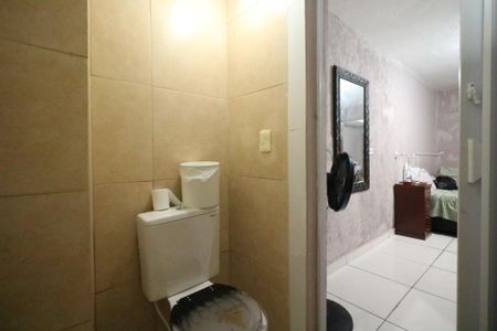 Casa à venda com 100m², 2 quartos e 2 vagas Casa à venda com 100m², 2 quartos e 2 vagasBanheiro