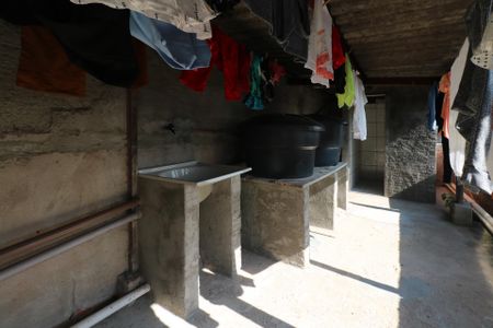 Casa à venda com 100m², 2 quartos e 2 vagas Casa à venda com 100m², 2 quartos e 2 vagasÁrea de Serviço