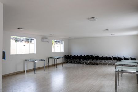 Apartamento para alugar com 50m², 2 quartos e 1 vagaÁrea comum - Salão de festas