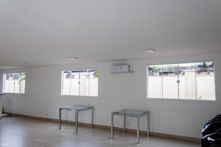 Apartamento para alugar com 50m², 2 quartos e 1 vagaÁrea comum - Salão de festas