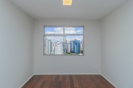 Apartamento à venda com 3 quartos, 90m² em Santa Efigênia, Belo Horizonte