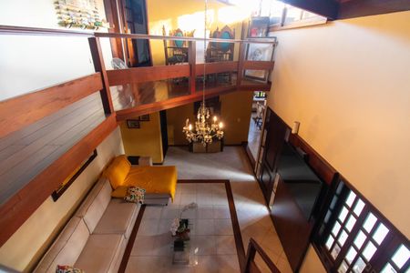 Casa de condomínio para alugar com 200m², 5 quartos e 2 vagas