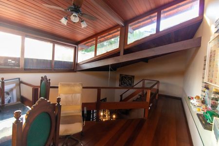 Hall de casa de condomínio para alugar com 5 quartos, 200m² em Pendotiba, Niterói