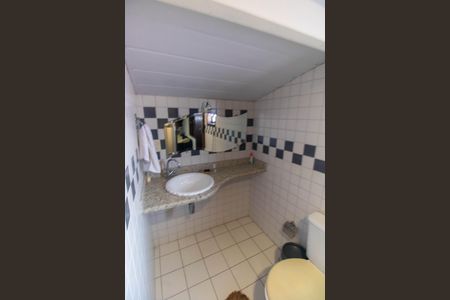 Casa de condomínio para alugar com 200m², 5 quartos e 2 vagas Casa de condomínio para alugar com 200m², 5 quartos e 2 vagasBanheiro da Suíte 1