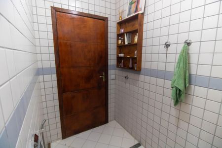 Casa de condomínio para alugar com 200m², 5 quartos e 2 vagas Casa de condomínio para alugar com 200m², 5 quartos e 2 vagasBanheiro de serviço
