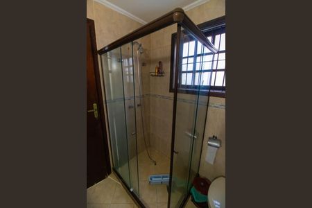 Casa de condomínio para alugar com 200m², 5 quartos e 2 vagas Casa de condomínio para alugar com 200m², 5 quartos e 2 vagasBanheiro das Suítes 2 e 3