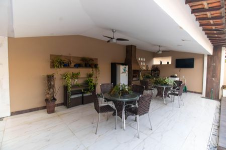 Casa de condomínio para alugar com 200m², 5 quartos e 2 vagas Casa de condomínio para alugar com 200m², 5 quartos e 2 vagasÁrea externa