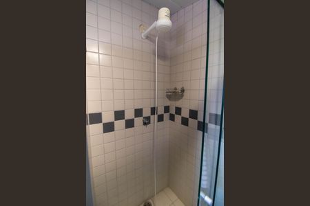 Casa de condomínio para alugar com 200m², 5 quartos e 2 vagas Casa de condomínio para alugar com 200m², 5 quartos e 2 vagasBanheiro da Suíte 1