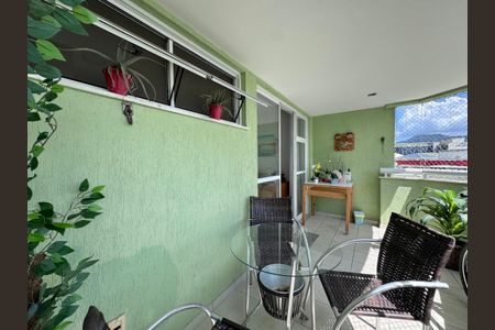 Apartamento para alugar com 87m², 2 quartos e 1 vagaVaranda