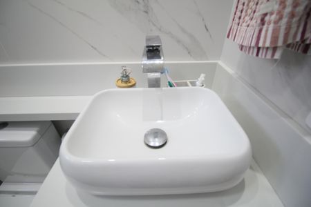 Apartamento à venda com 69m², 3 quartos e 2 vagasBanheiro da Suíte - Torneira