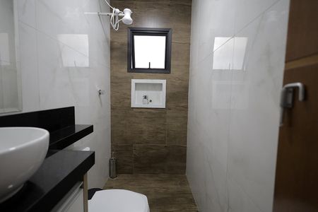 Casa à venda com 118m², 3 quartos e 2 vagasBanheiro