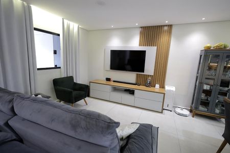 Casa à venda com 118m², 3 quartos e 2 vagasSala