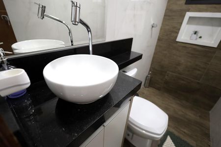 Casa à venda com 118m², 3 quartos e 2 vagasBanheiro