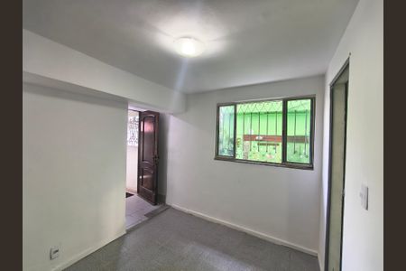 Sala de casa para alugar com 1 quarto, 43m² em Taquara, Rio de Janeiro