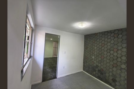 Sala de casa para alugar com 1 quarto, 43m² em Taquara, Rio de Janeiro