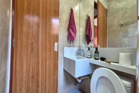 Casa à venda com 90m², 3 quartos e 1 vagaBanheiro