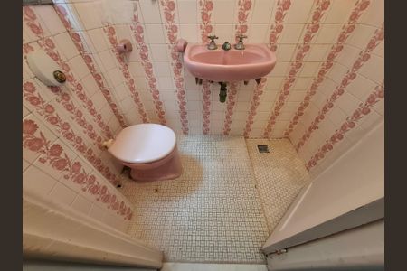 Banheiro  de casa para alugar com 1 quarto, 15m² em Cosme Velho, Rio de Janeiro