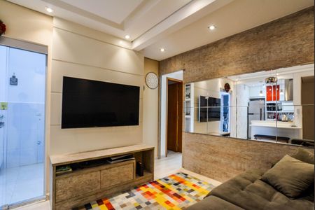 Sala de apartamento à venda com 2 quartos, 52m² em Vila Palmares, Santo André