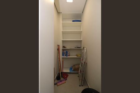 Apartamento à venda com 103m², 2 quartos e 1 vaga Apartamento à venda com 103m², 2 quartos e 1 vagaDespensa
