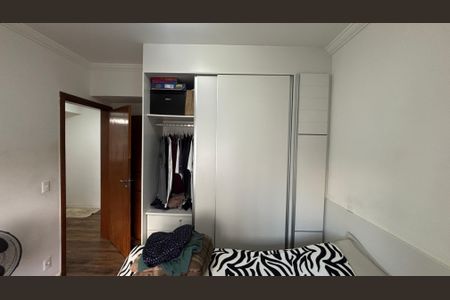 Apartamento à venda com 105m², 3 quartos e 3 vagasQuarto 2