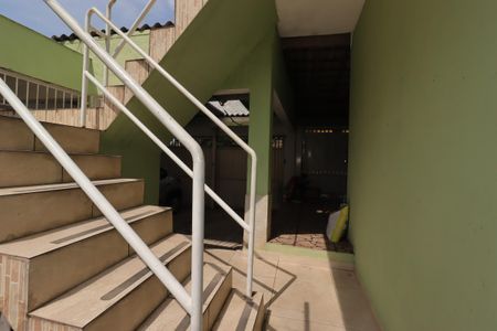 Casa para alugar com 95m², 2 quartos e 1 vagaEscada