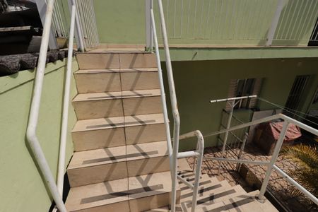 Casa para alugar com 95m², 2 quartos e 1 vagaEscada