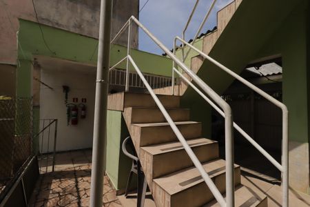 Casa para alugar com 95m², 2 quartos e 1 vagaEscada