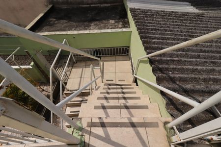 Casa para alugar com 95m², 2 quartos e 1 vagaEscada