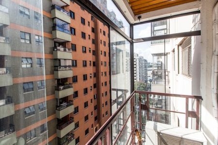 Apartamento à venda com 72m², 3 quartos e 2 vagasVaranda