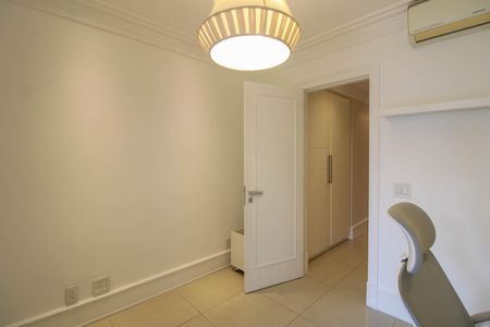 Apartamento para alugar com 216m², 3 quartos e 3 vagasQuarto 