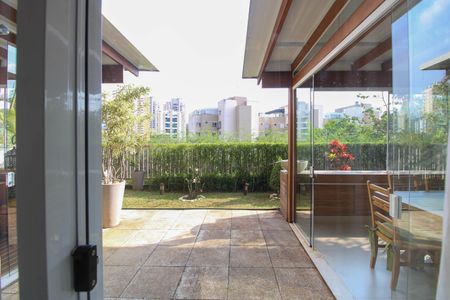 Apartamento para alugar com 216m², 3 quartos e 3 vagasVista Quarto