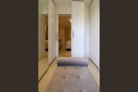 Apartamento para alugar com 216m², 3 quartos e 3 vagasCloset Suíte 2